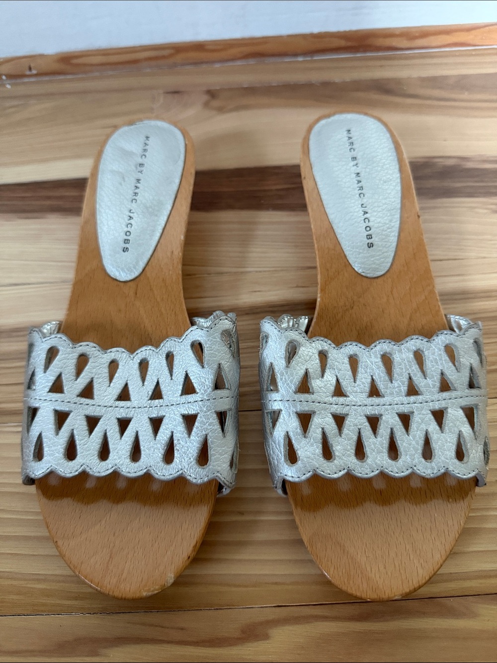 Marc by Marc Jacobs Silver Scalloped Cutout Wood Slide Mules